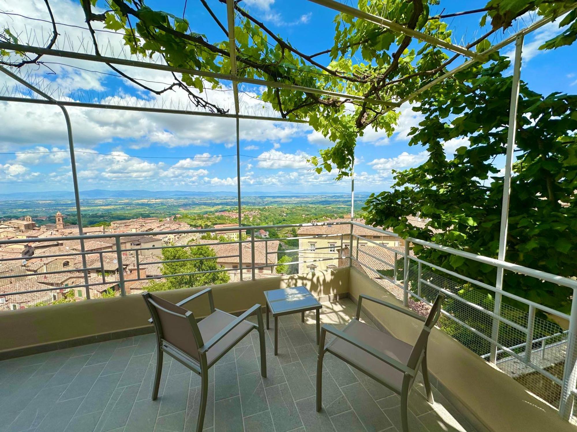 Centro Montepulciano Rooms ภายนอก รูปภาพ